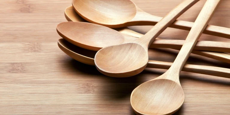 Les ustensiles de cuisine en bois, bonne ou mauvaise idée ?
